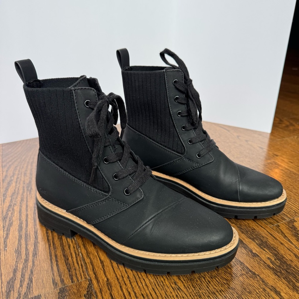 Toms Black Lace-Up Ionie Boots Size 8
